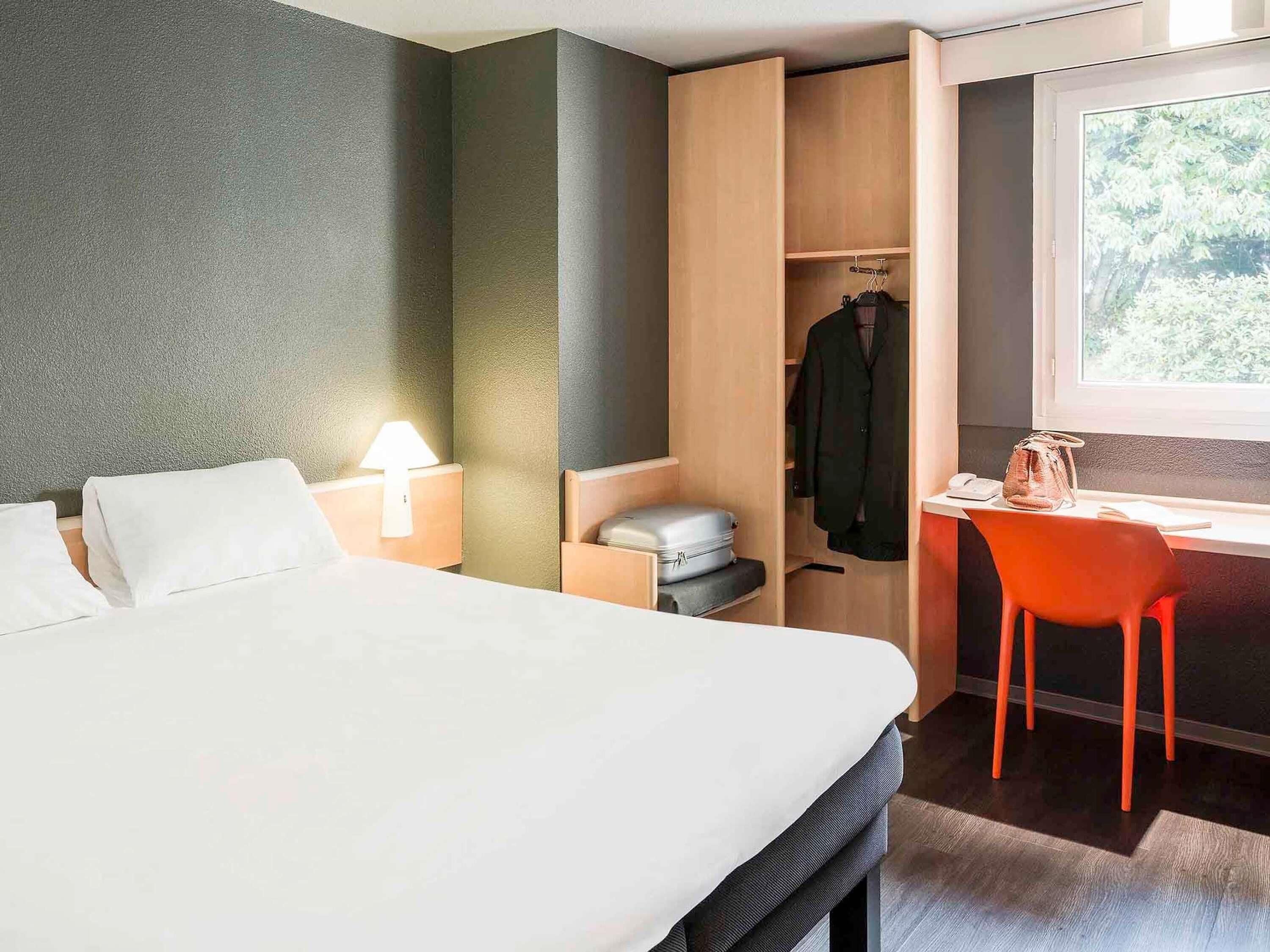 Standard Room, 1 Double Bed | Premium bedding, desk, soundproofing, iron/ironing board