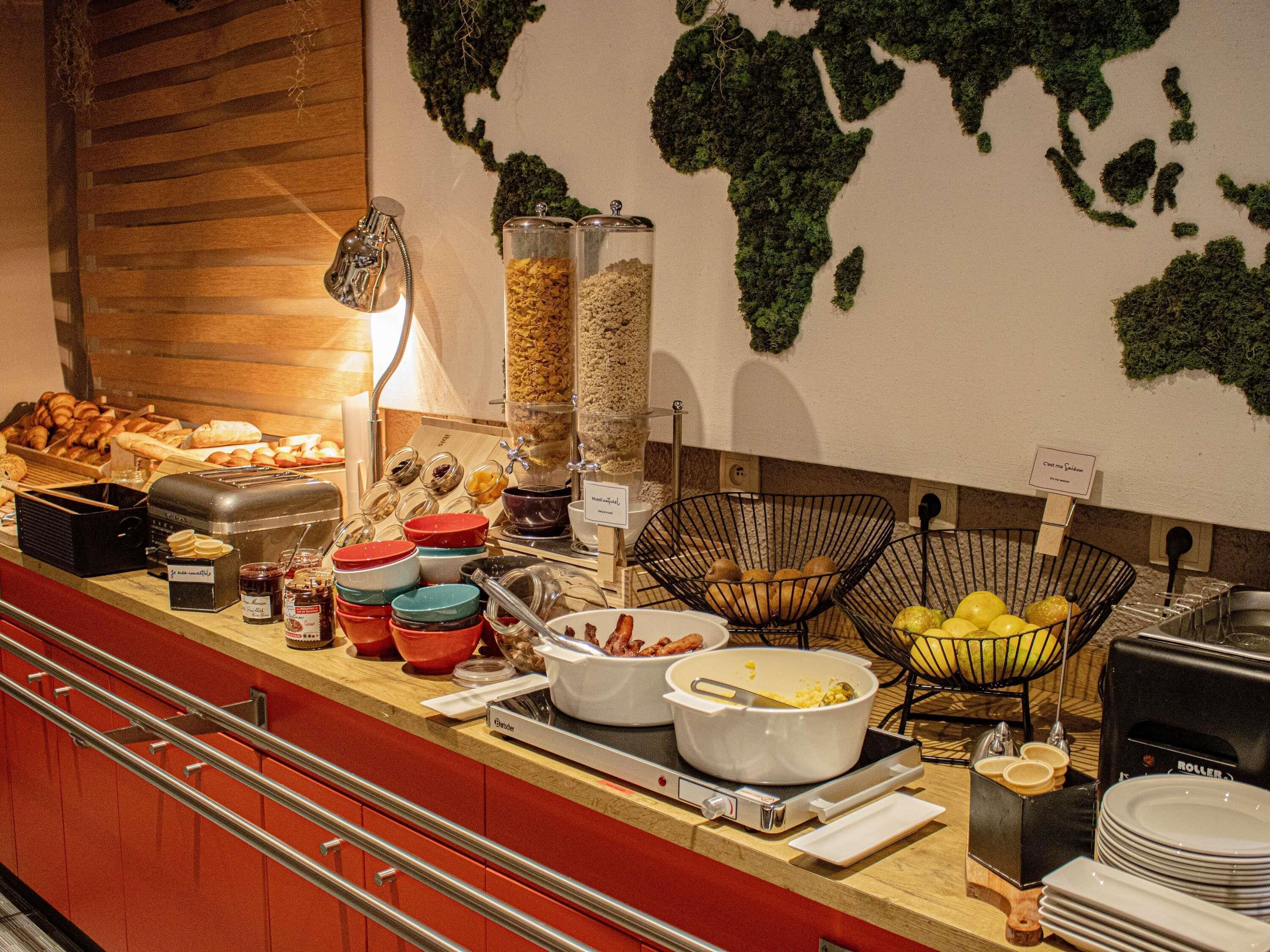 Daily buffet breakfast (EUR 12.90 per person)