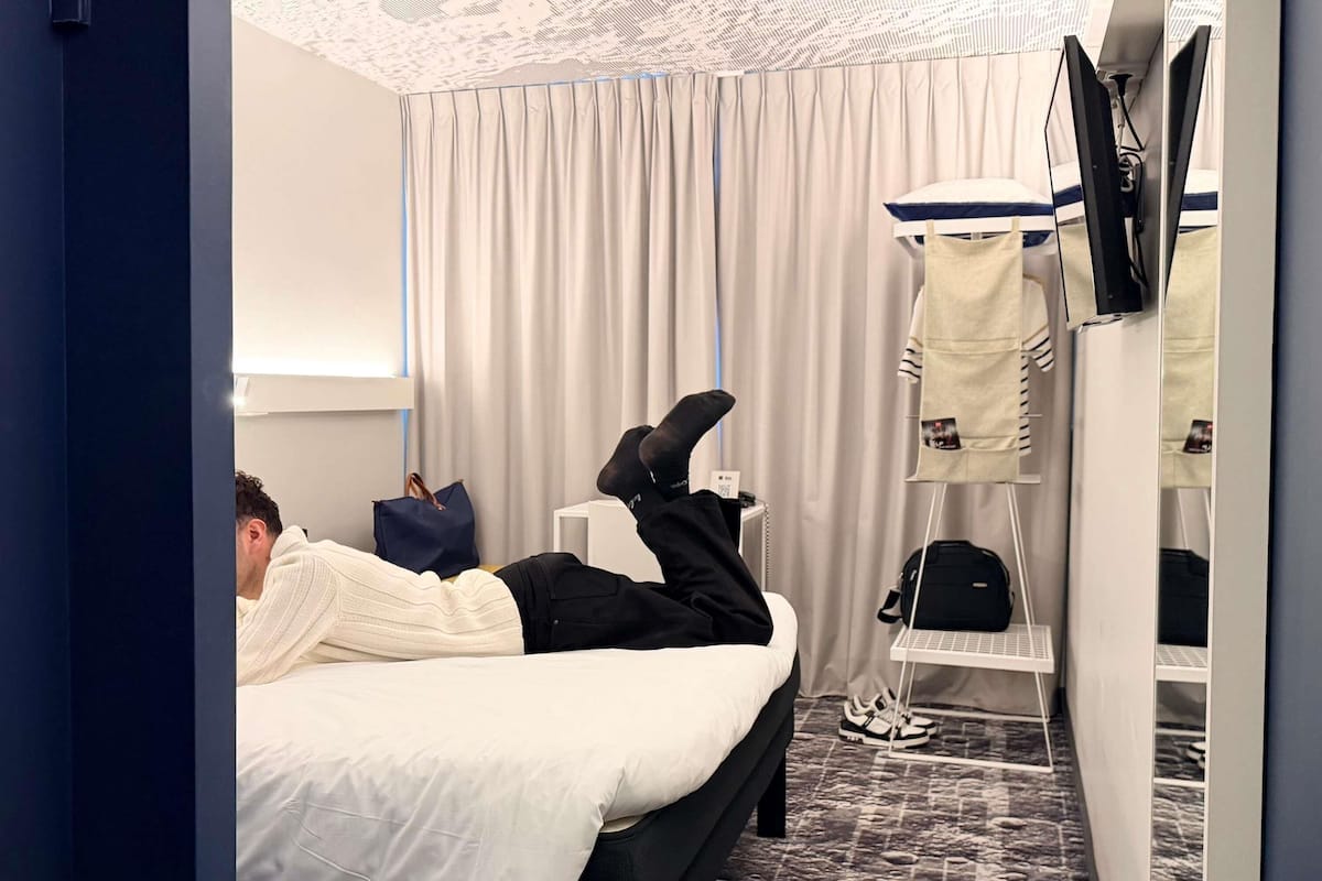 标准房, 1 张双人床 | 高档床上用品、办公桌、隔音、熨斗/熨板