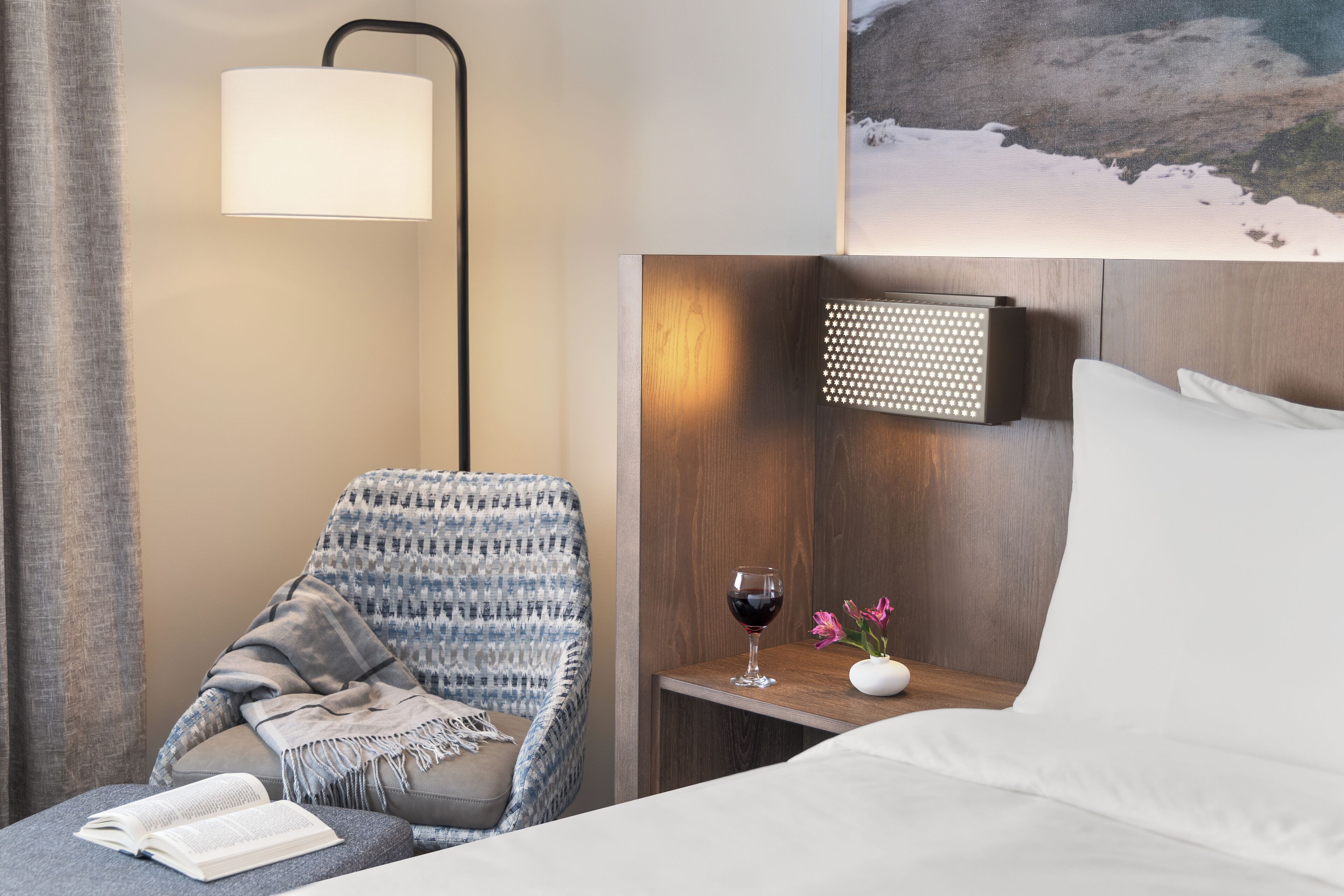 Literie de qualité, lit avec matelas à plateau-coussin