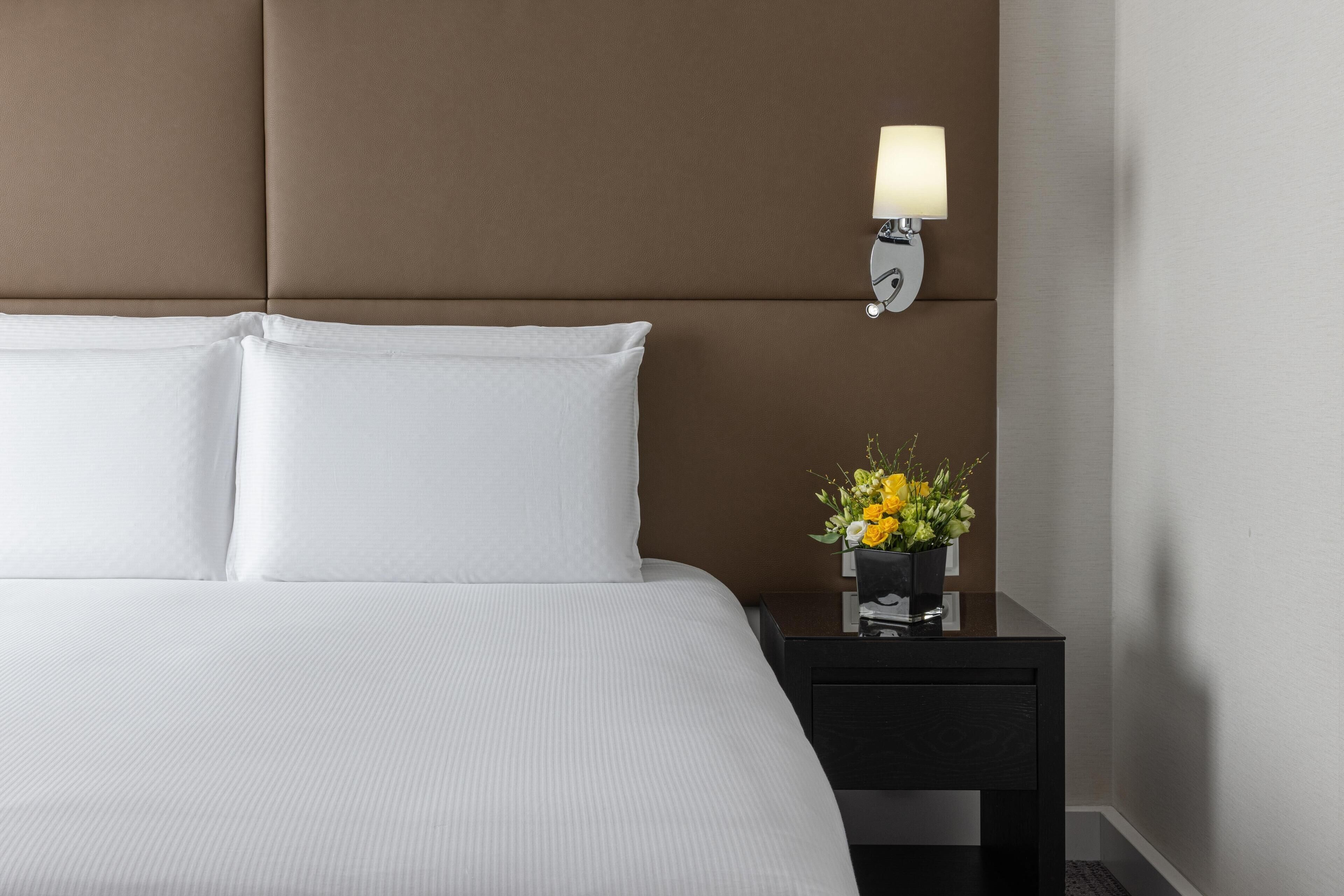 ห้องเอ็กเซกคิวทีฟสวีท, เตียงคิงไซส์ 1 เตียง | เครื่องนอนป้องกันสารก่อภูมิแพ้, มินิบาร์, ตู้นิรภัยในห้องพัก, โต๊ะทำงาน