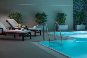 สระว่ายน้ำในร่ม