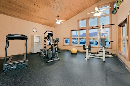 Sala de fitness. Days Inn by Wyndham International Falls
