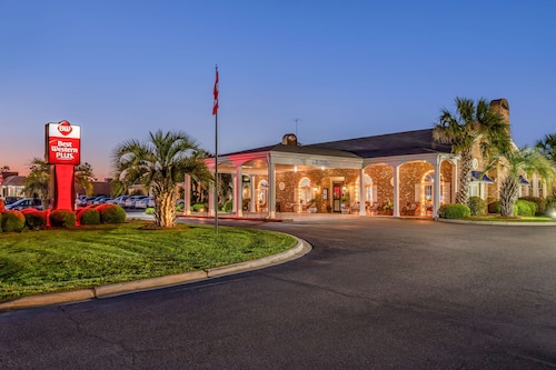 Best Western Plus Santee Inn