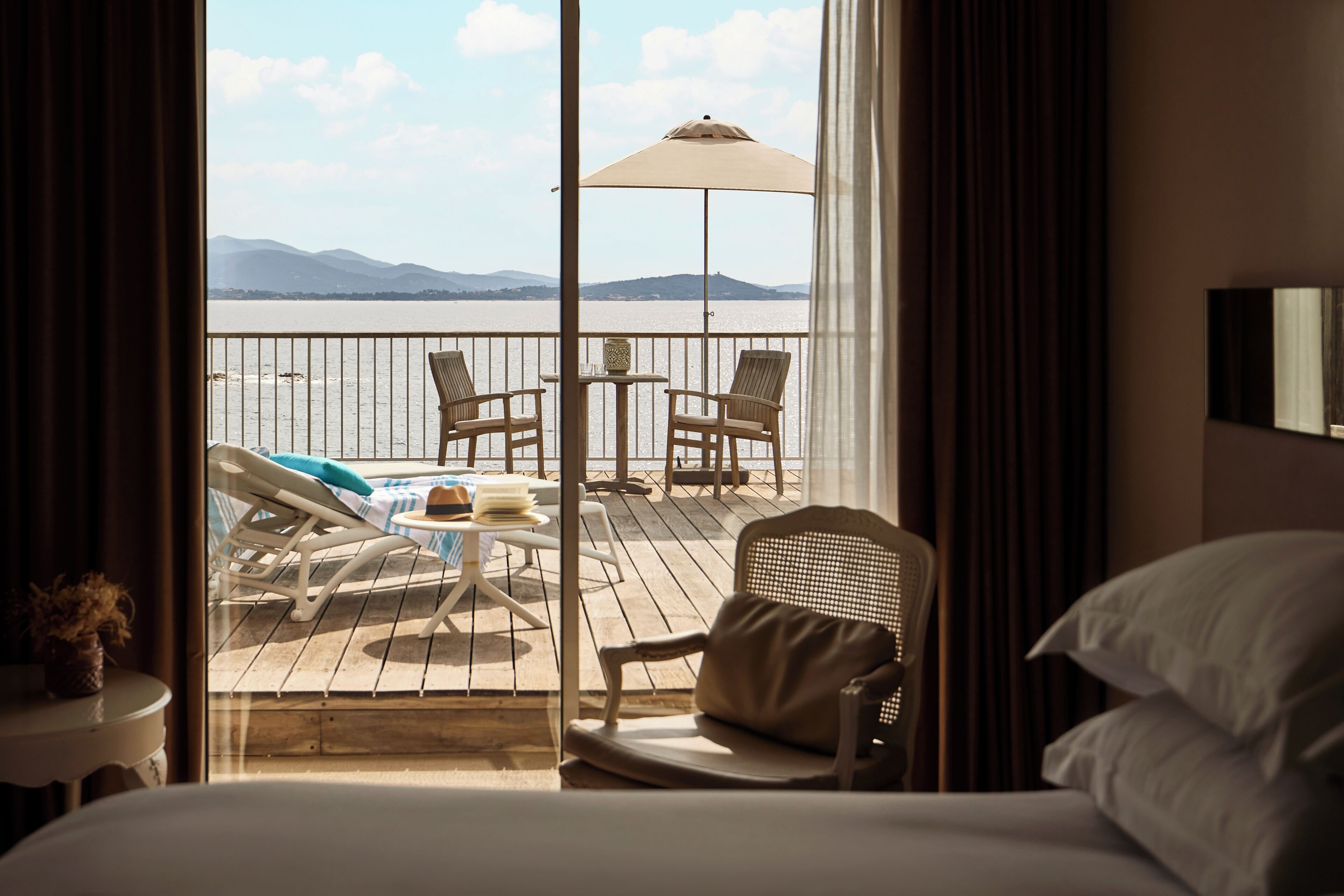 Habitación de lujo, 1 cama de matrimonio grande, vistas al mar | Ropa de cama de alta calidad, edredones de plumas, minibar y caja fuerte