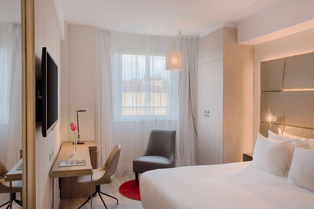 1 bedroom, minibar, in-room safe, individually decorated