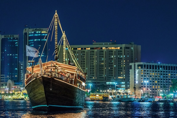 9 restaurants, breakfast, lunch, dinner served; Chinese cuisine