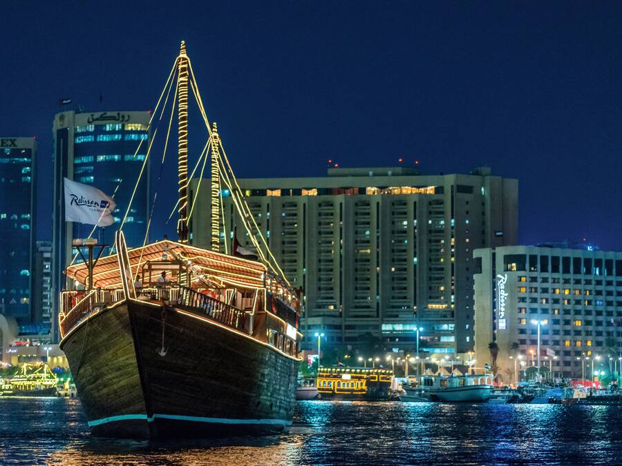 9 restauranter, frokost, lunsj og middag serveres, kinesiske retter