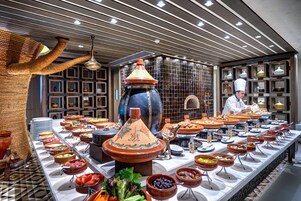 9 restaurants, breakfast, lunch, dinner served; Chinese cuisine