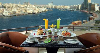 Radisson Blu Hotel, Dubai Deira Creek