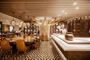 9 restaurants servant le petit déjeuner, spécialités Cuisine chinoise