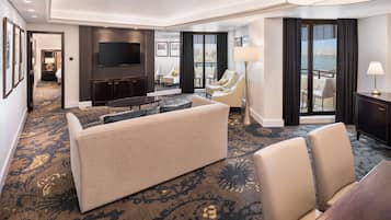 Grand Suite, Balcony (Creek View, Lounge Access) | 1 habitación, sábanas de algodón egipcio y ropa de cama de alta calidad