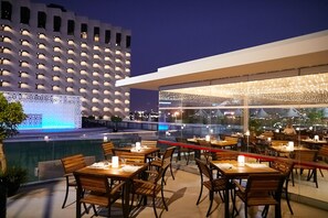 9 restaurants servant le petit déjeuner, spécialités Cuisine chinoise