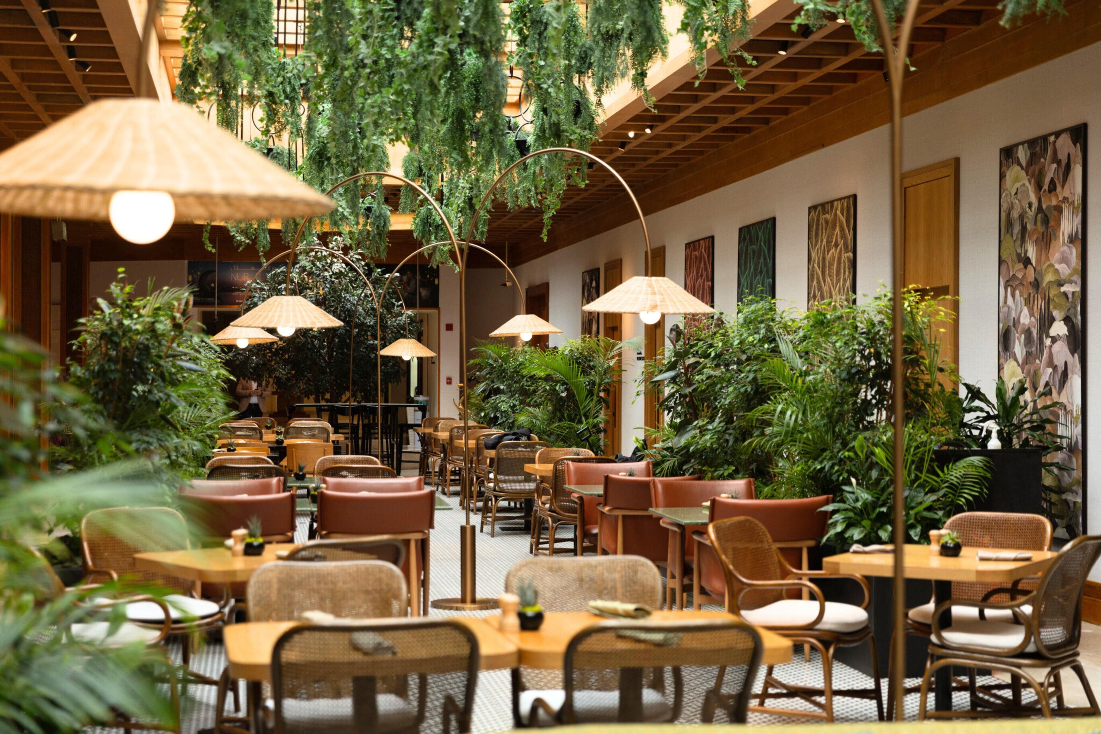 9 restaurants, breakfast, lunch, dinner served; Chinese cuisine 