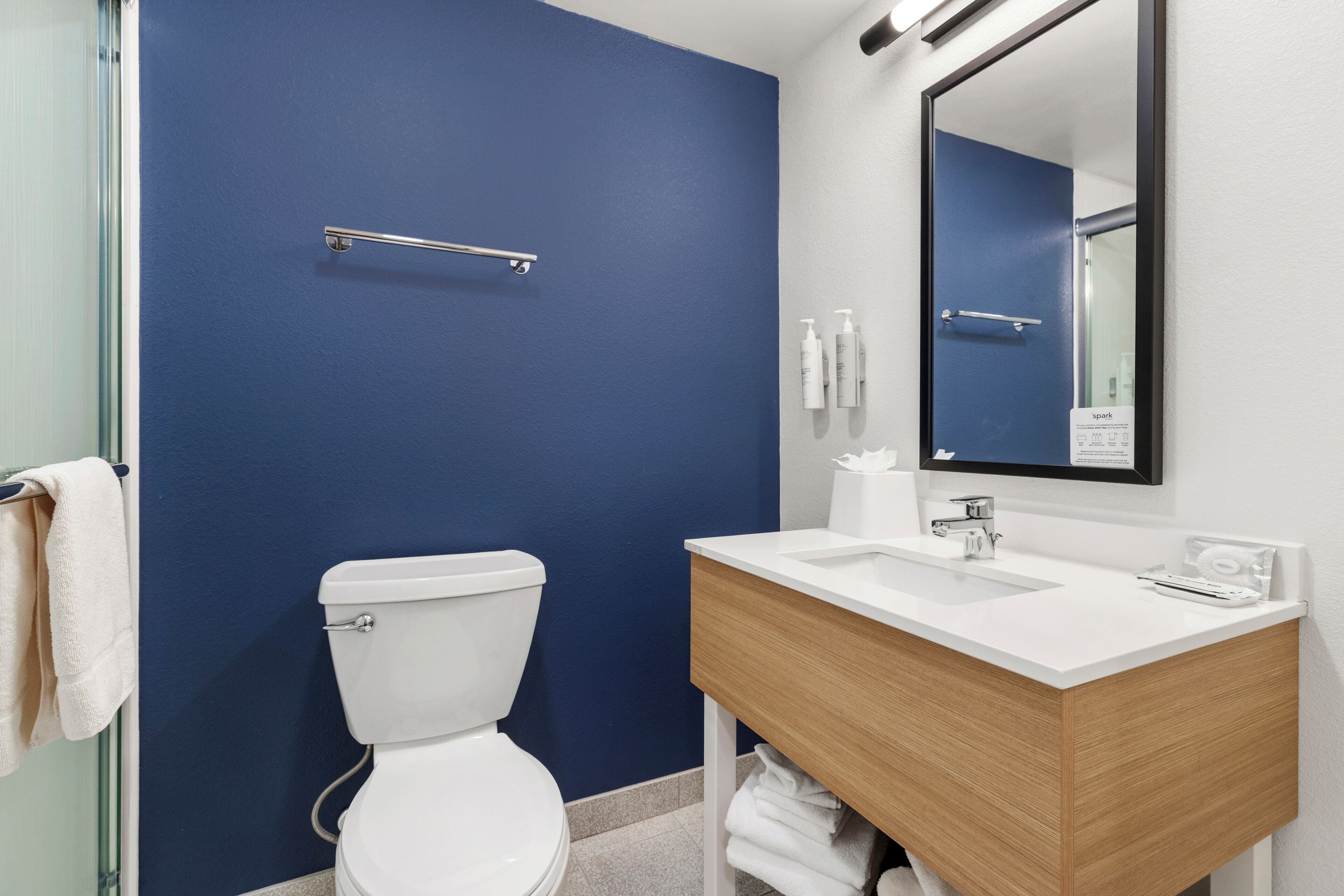 Hårtork och handdukar