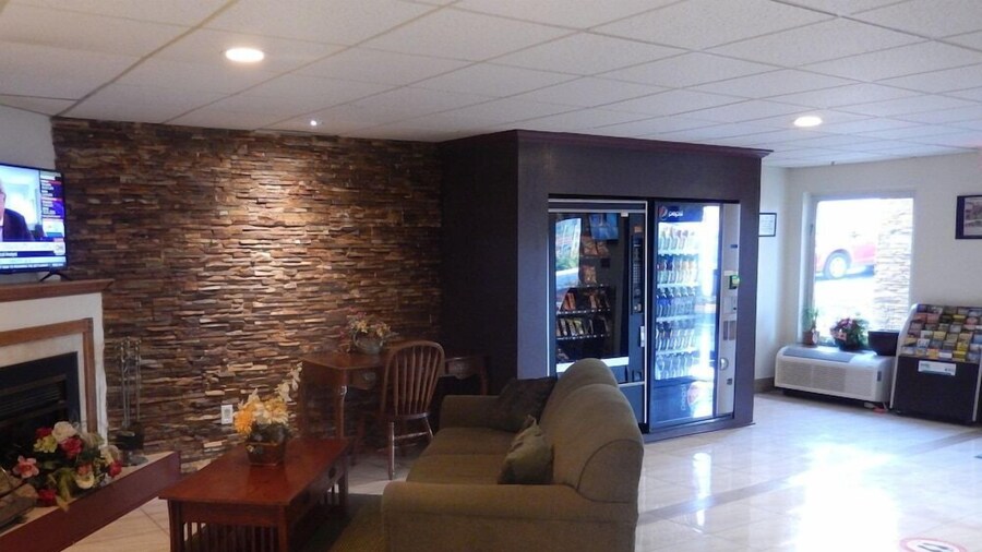 希尔顿哈里森堡大学区Spark酒店