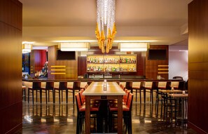 Bar (on property) - Hyatt Regency Crystal City (Arlington)