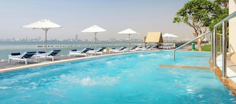 Sheraton Grand Doha Resort & Convention Hotel