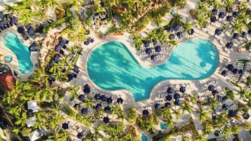 2 outdoor pools, pool umbrellas