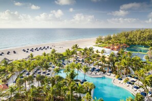 2 outdoor pools, pool umbrellas