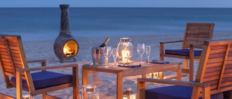 3 Bars/Lounges, Poolbar