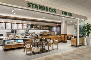 Café da manhã com buffet todos os dias mediante uma taxa