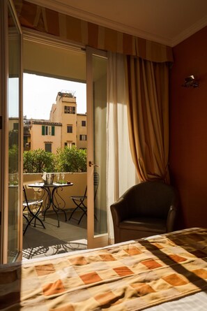 Rom – superior | Sengetøy av topp kvalitet, minibar, safe på rommet og skrivebord