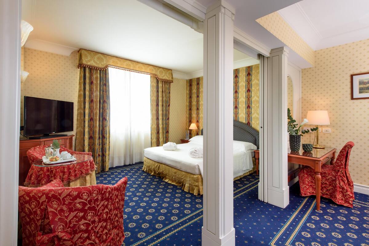 Suite | Premium bedding, minibar, in-room safe, desk