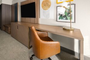 Premium bedding, pillow-top beds, desk, laptop workspace - Holiday Inn & Suites Columbia NE - Ft Jackson Area by IHG (Columbia)