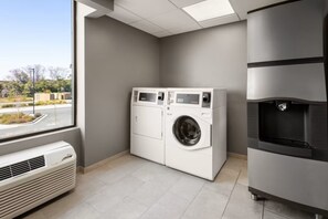 Laundry room - Holiday Inn & Suites Columbia NE - Ft Jackson Area by IHG (Columbia)