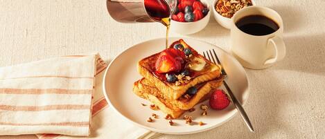 Petit déjeuner et dßner servis sur place