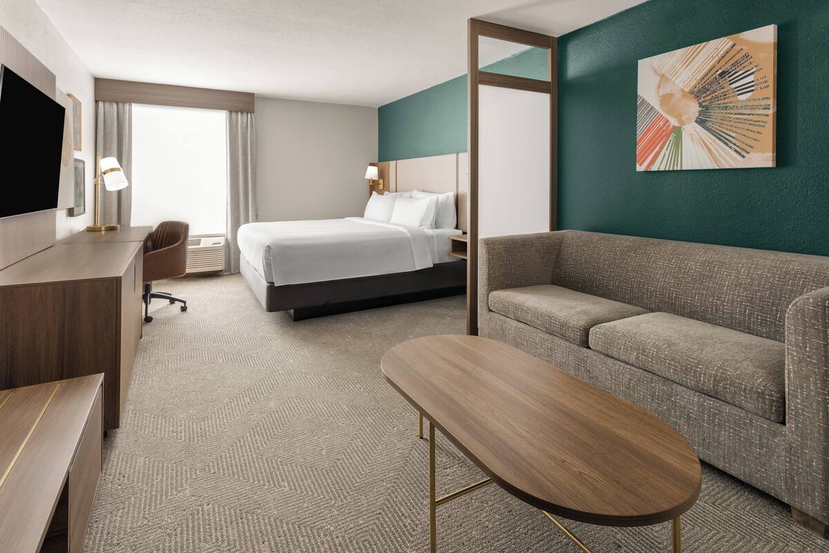 Suite, 1 King Bed