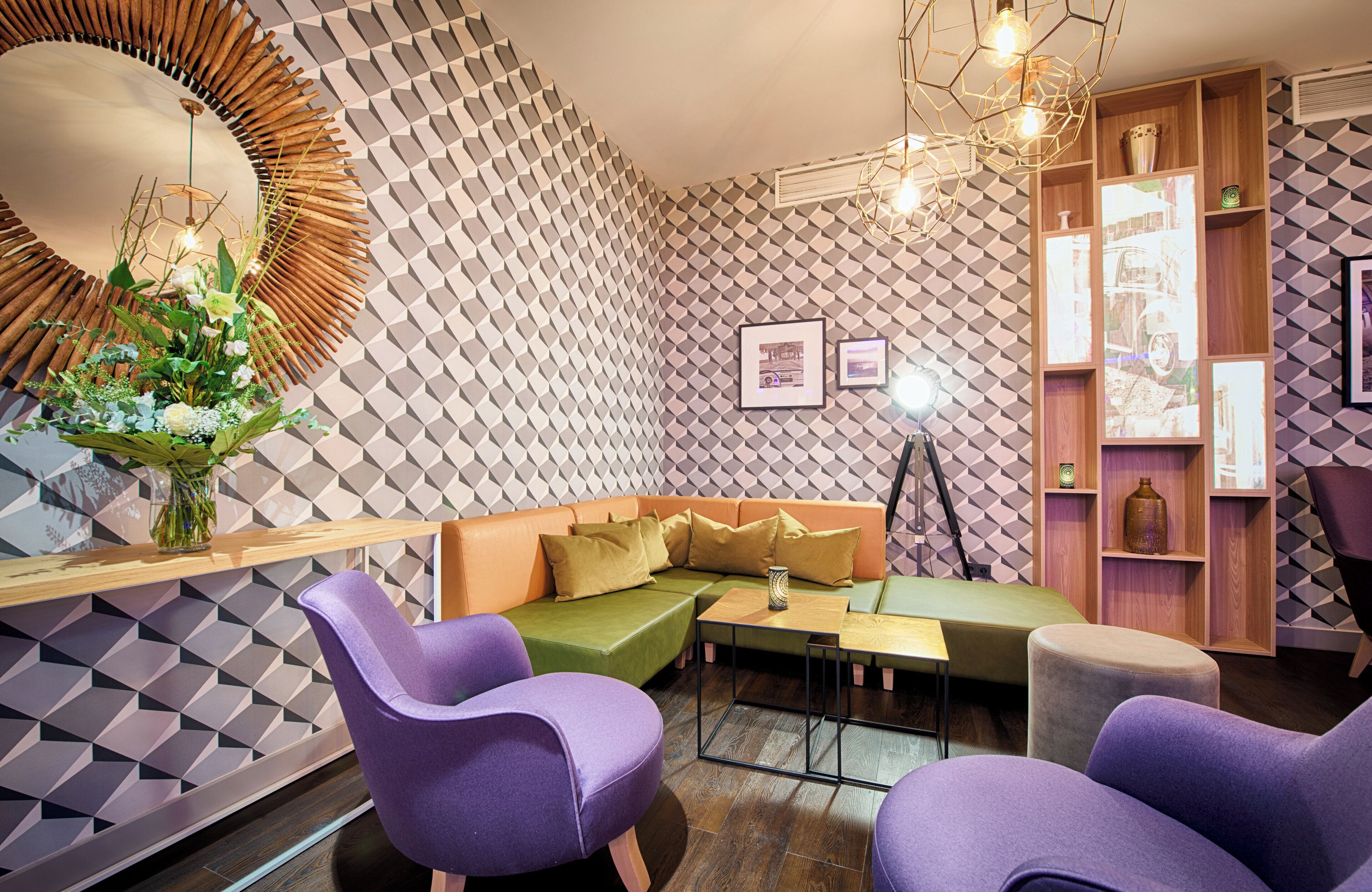 serves lunch and dinner