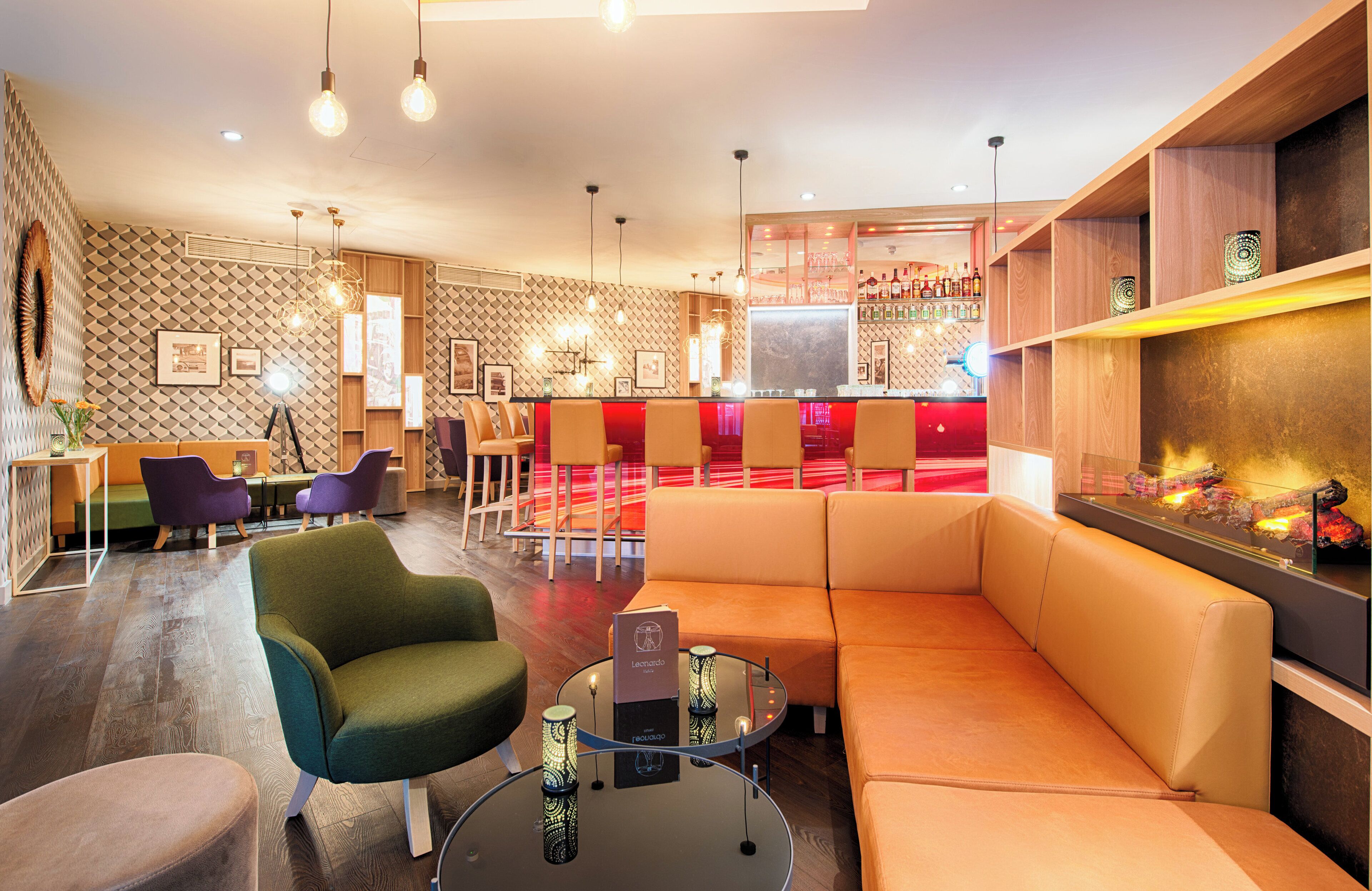 serves lunch and dinner