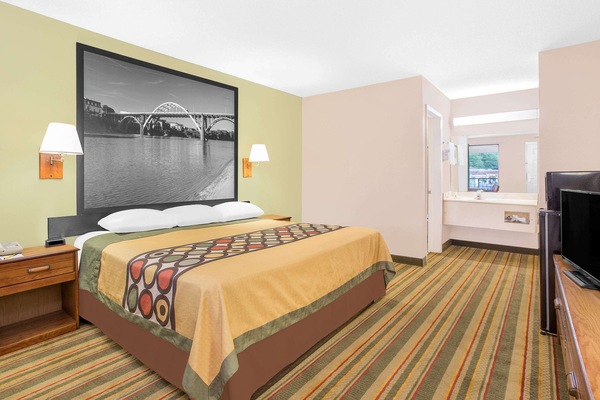 Standard Room, 1 King Bed | Desk, soundproofing, iron/ironing board, cribs (free)