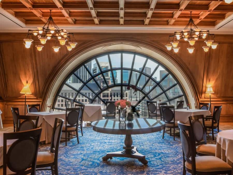 3 restaurants, breakfast, lunch, dinner served; Japanese cuisine