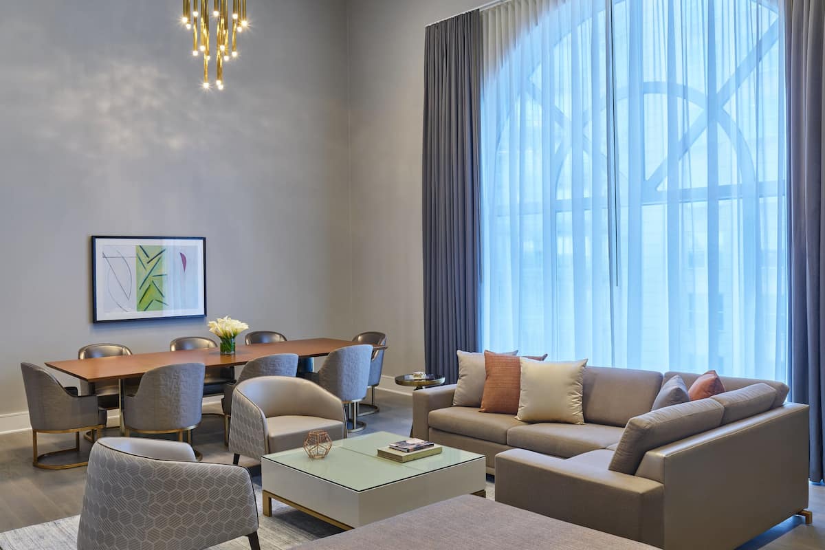 Suite (Uptown)