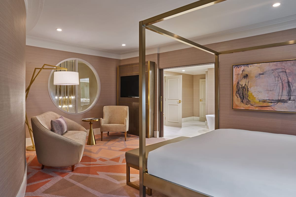 Suite (Texan)