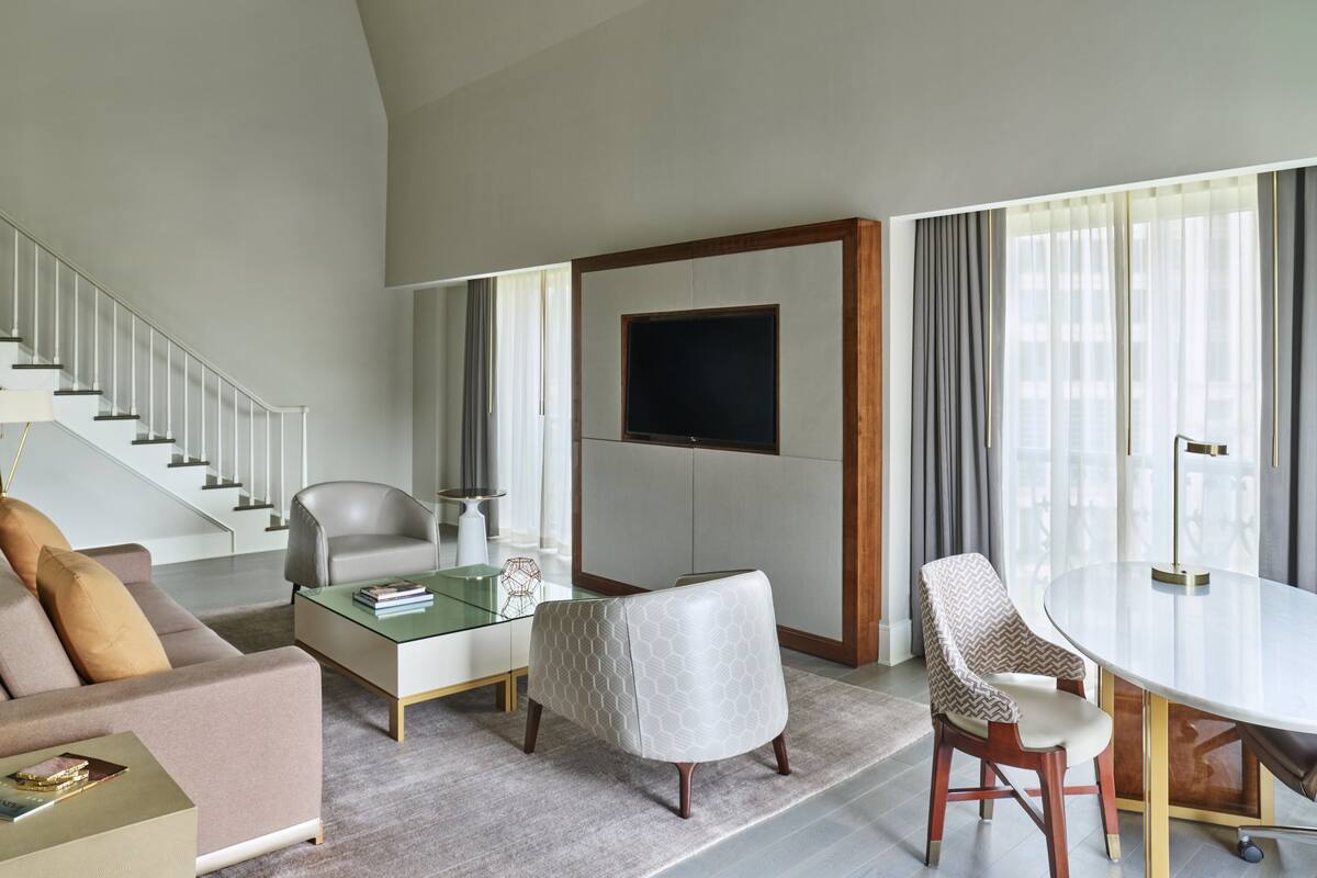 Suite (Crescent) | Hochwertige Bettwaren, Minibar, Zimmersafe, Schreibtisch