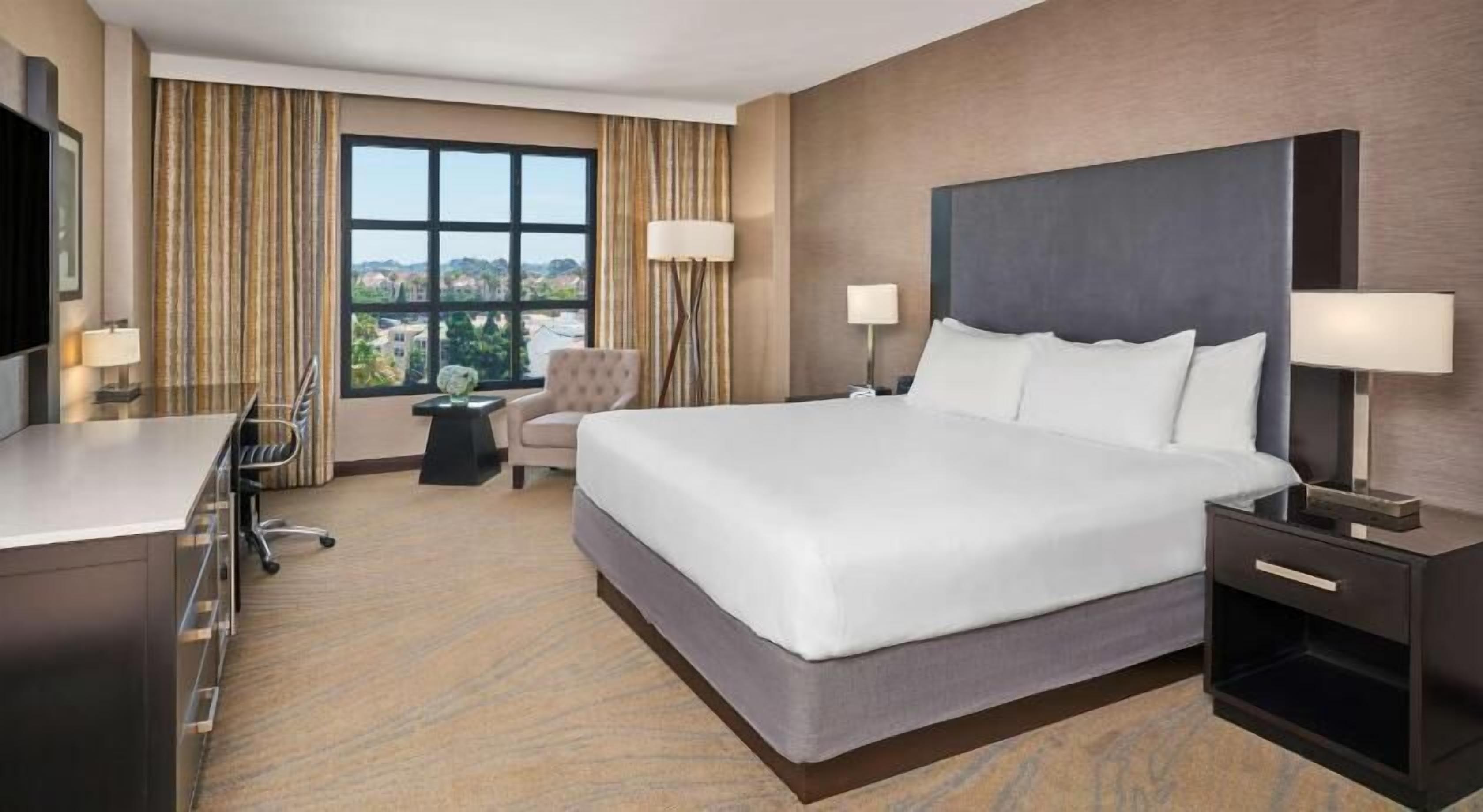 Hypo-allergenic bedding, pillowtop beds, in-room safe, desk