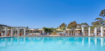 Outdoor pool, sun loungers at Hyatt Regency La Jolla