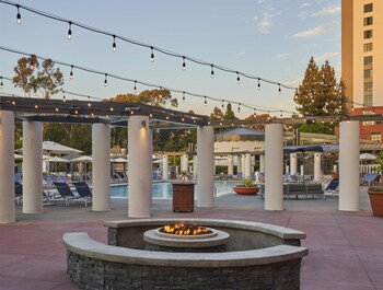 Outdoor pool, sun loungers at Hyatt Regency La Jolla