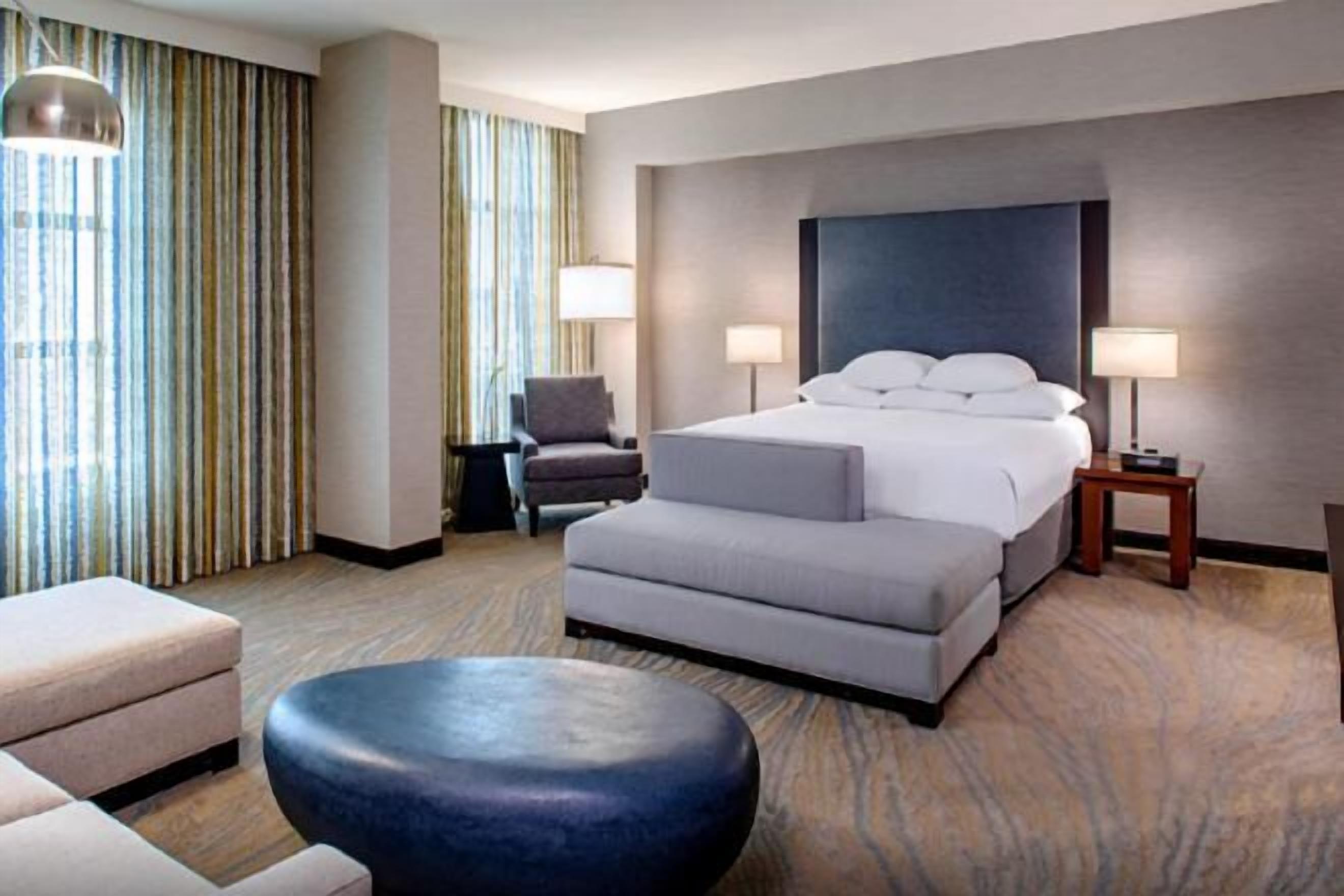 Literie hypoallergénique, surmatelas, coffres-forts dans les chambres