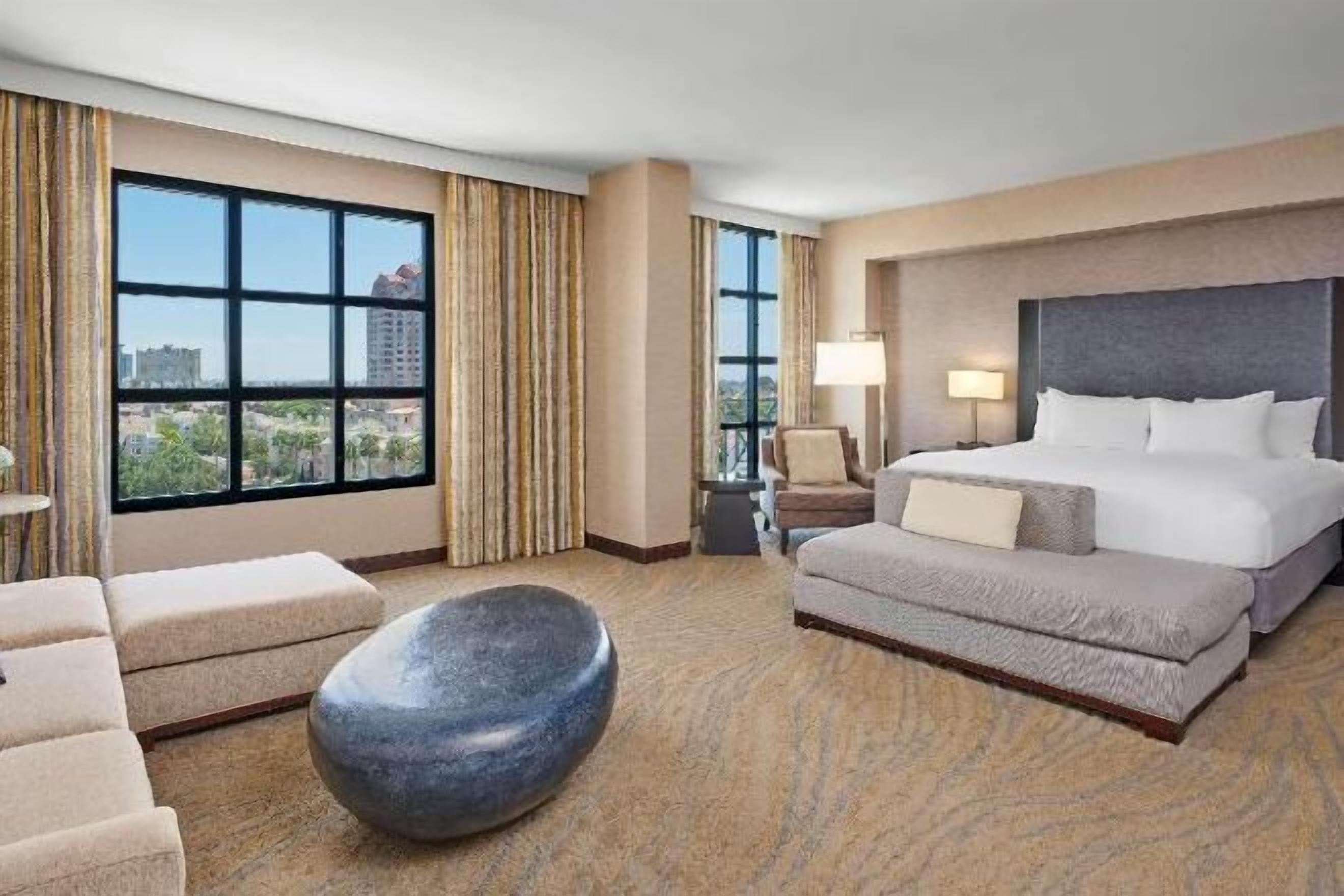 Literie hypoallergénique, surmatelas, coffres-forts dans les chambres