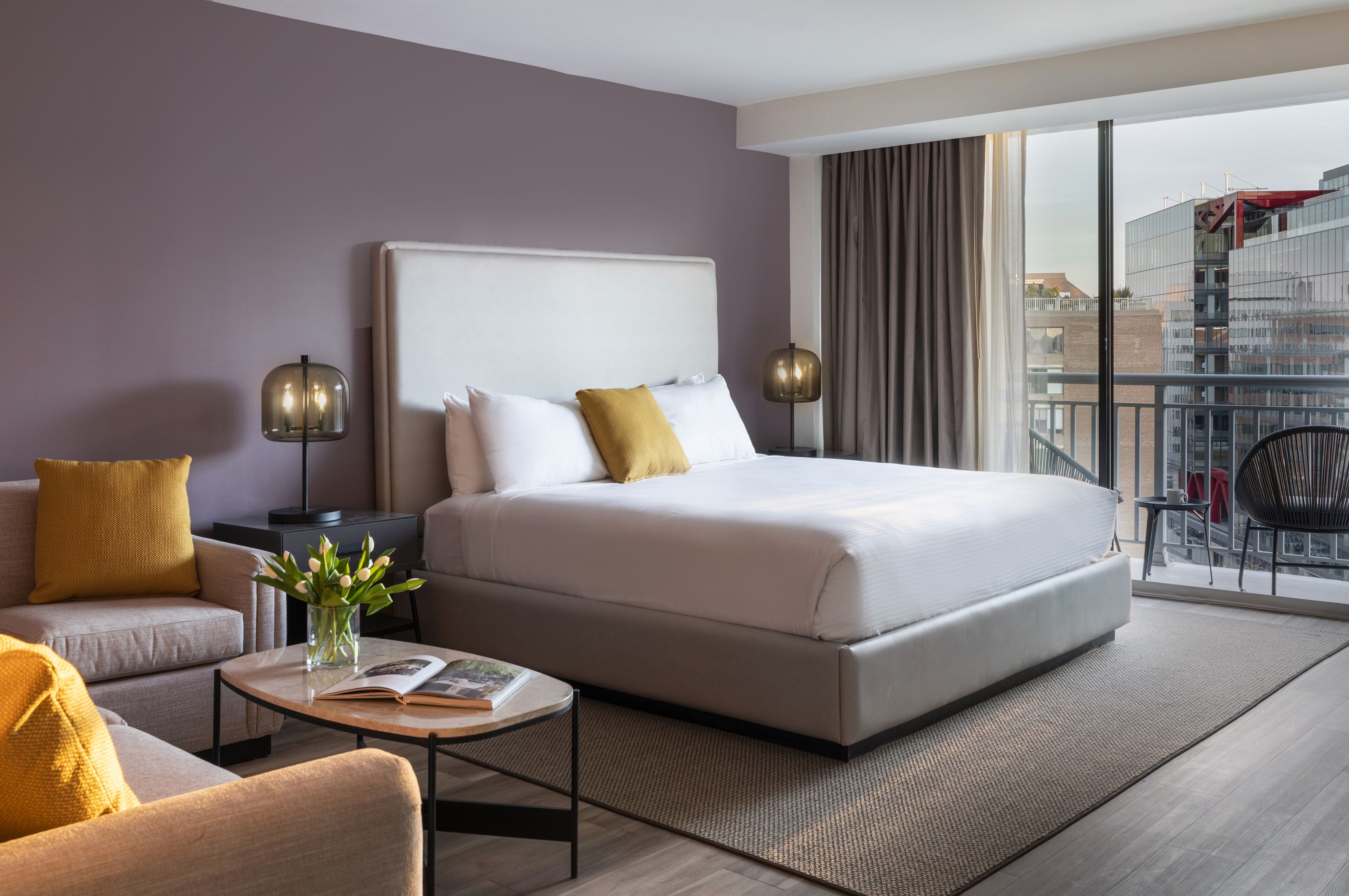 frette italian sheets, premium bedding, in-room safe, desk