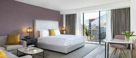 Frette Italian sheets, premium bedding, in-room safe, desk