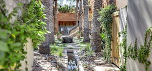 Sauna, hot tub, steam room, body treatments, aromatherapy