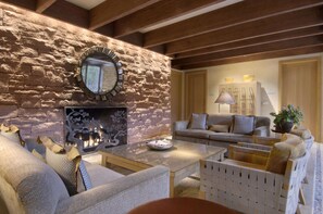 Sauna, hot tub, steam room, body treatments, aromatherapy