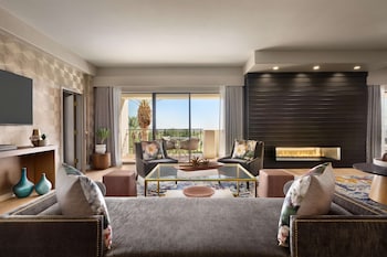 Premium bedding, down comforters, pillowtop beds, minibar at Fairmont Scottsdale Princess