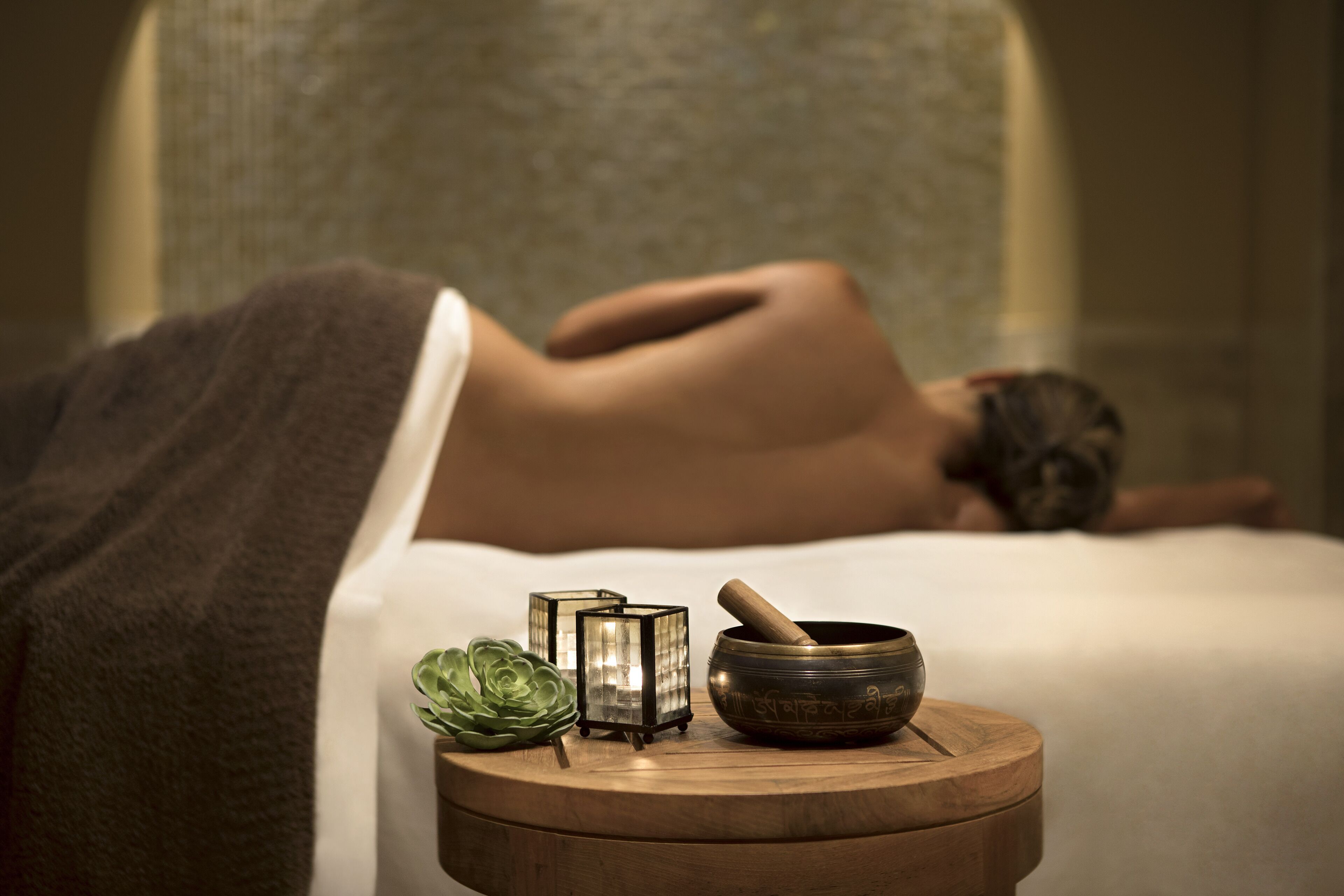 Sauna, hot tub, steam room, body treatments, aromatherapy